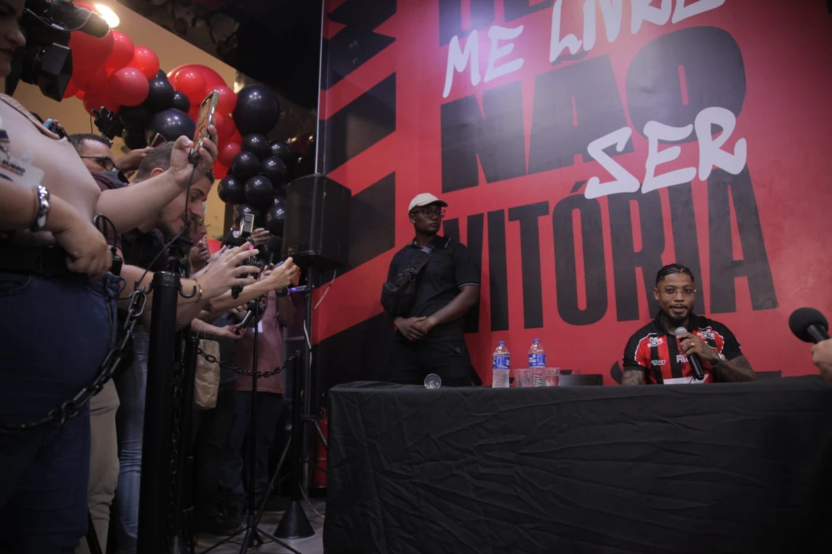 Apresentação de Marinho por Sora Maia/CORREIO