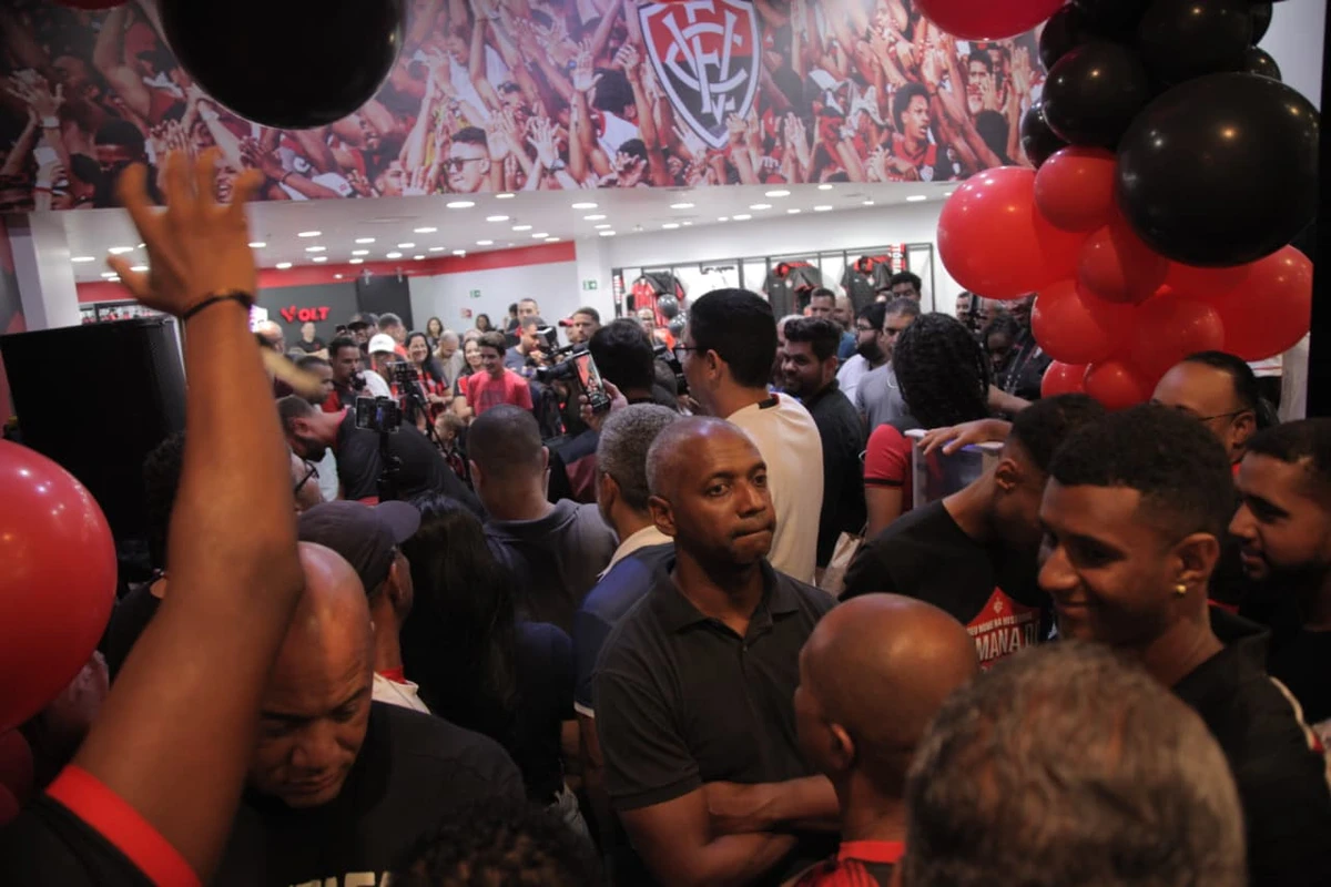 Apresentação de Marinho por Sora Maia/CORREIO