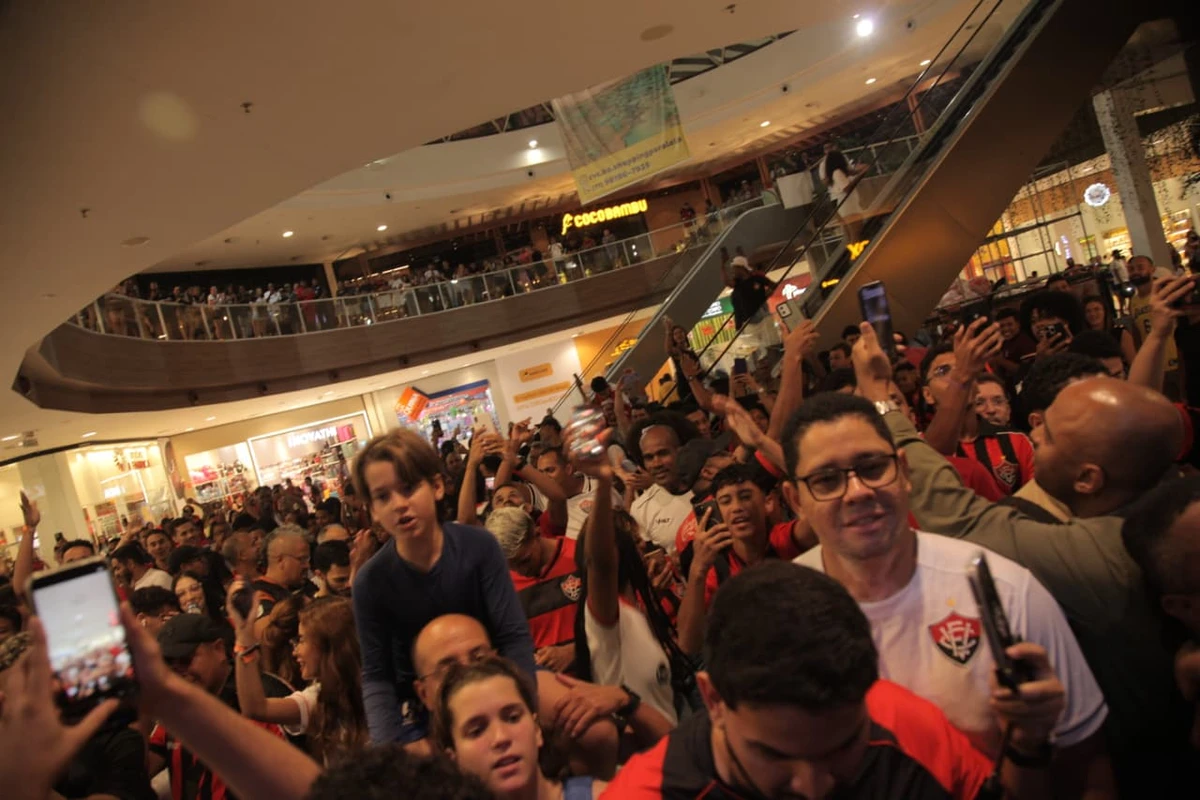 Apresentação de Marinho por Sora Maia/CORREIO