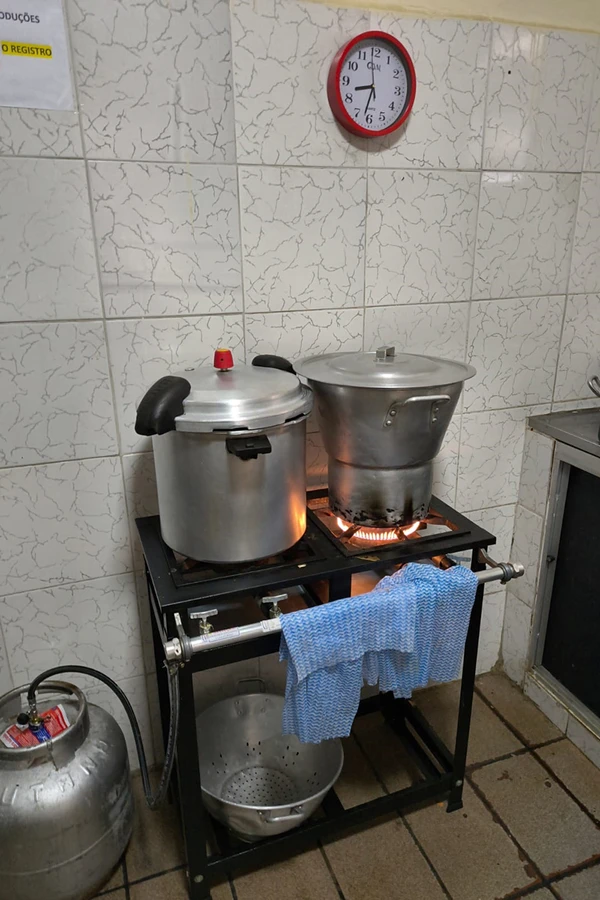 Vigilância Sanitária interdita estabelecimento por funcionamento irregular após denúncia em Feira de Santana por Vigilância Sanitária interdita estabelecimento por funcionamento irregular após denúncia em Feira de Santana