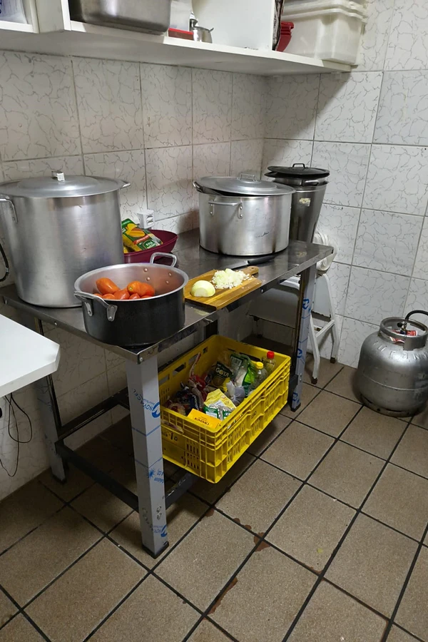 Vigilância Sanitária interdita estabelecimento por funcionamento irregular após denúncia em Feira de Santana por Vigilância Sanitária interdita estabelecimento por funcionamento irregular após denúncia em Feira de Santana