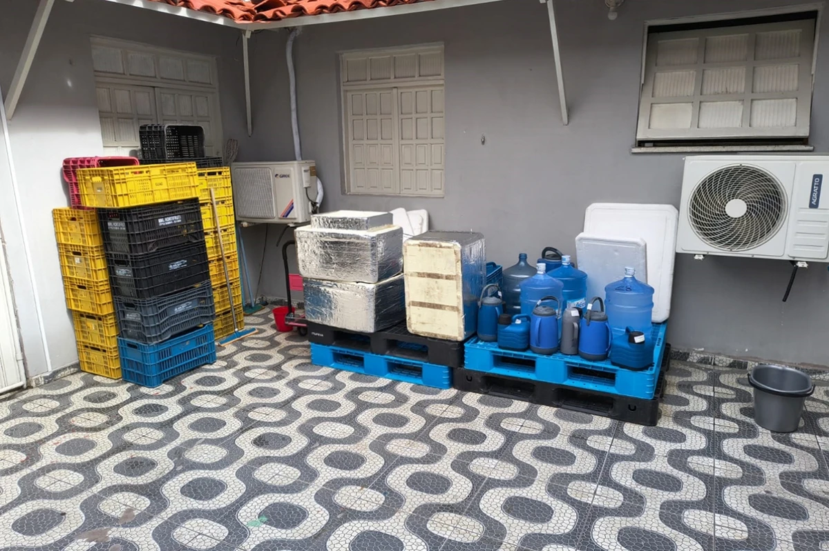 Divulgação por Vigilância Sanitária interdita estabelecimento por funcionamento irregular após denúncia em Feira de Santana