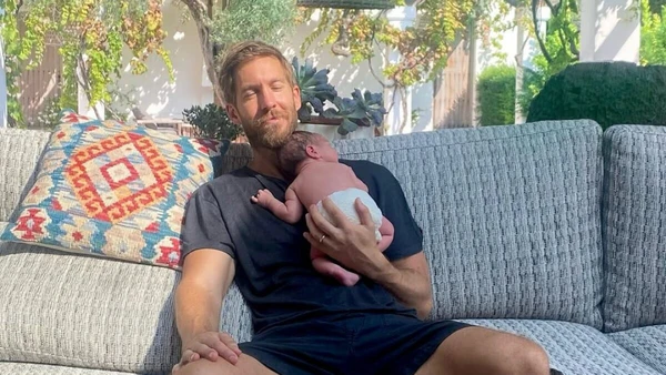 DJ Calvin Harris e o filho por Reprodução/Redes Sociais 