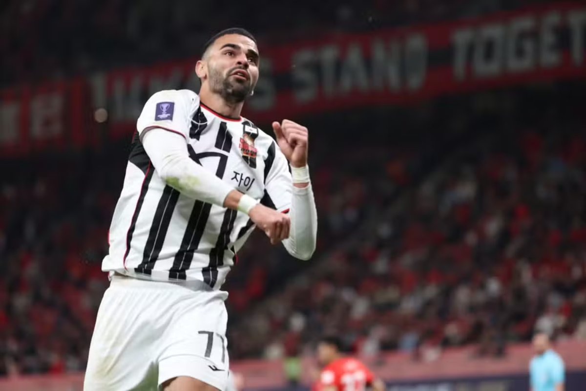 Lucas Silva pode reforçar o Vitória por Divulgação/Seoul 