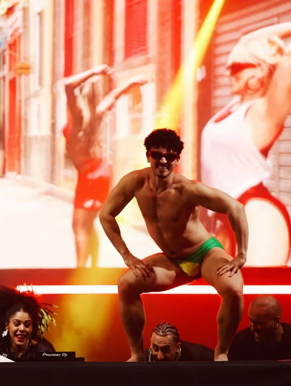 O dançarino Riquencio, de Pedro Sampaio, chamou atenção no 'BBB 26' por Reprodução/Redes Sociais 