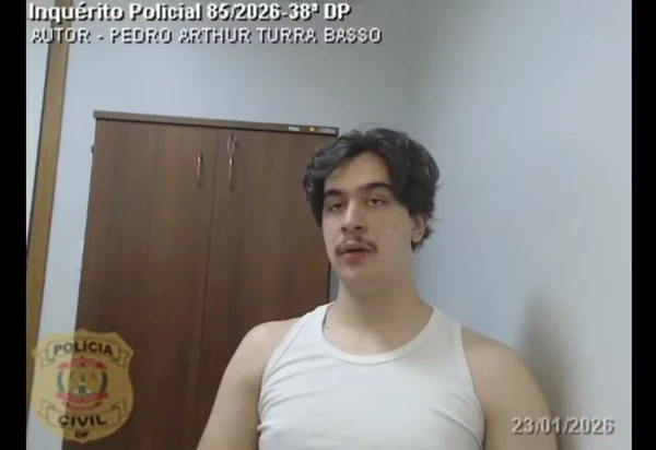 Pedro Turra por Reprodução