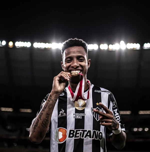 Tchê Tchê é multicampeão no futebol brasileiro por Reprodução/Redes sociais