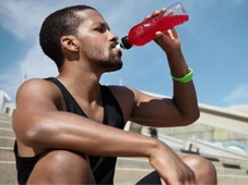 Imagem - Tá pensando que isotônico é água? Veja os cuidados necessários antes de tomar
