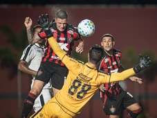 Imagem - Vitória se recupera no segundo tempo e vence o Remo por 2x0 na estreia da Série A