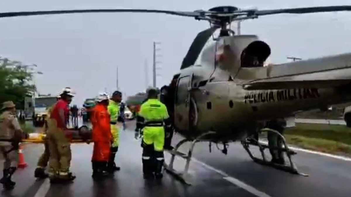Aeronave pousou na pista para resgatar policial ferido
