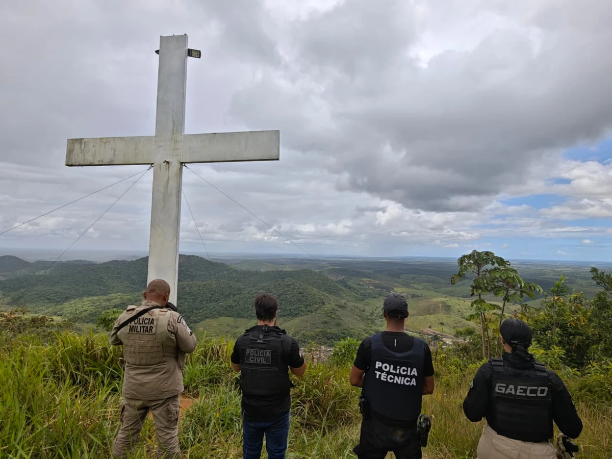 Cemitério clandestino localizado no sul da Bahia por Divulgação