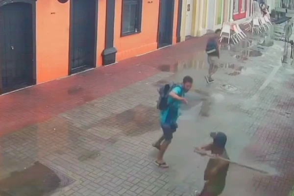 Homem foi preso por matar pessoa em situação de rua com barra de ferro por Reprodução