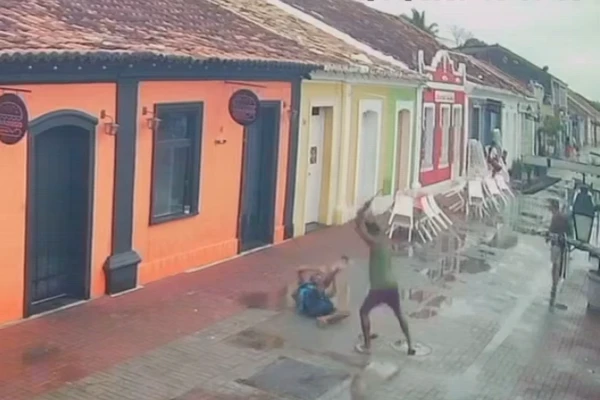 Homem foi preso por matar pessoa em situação de rua com barra de ferro por Reprodução