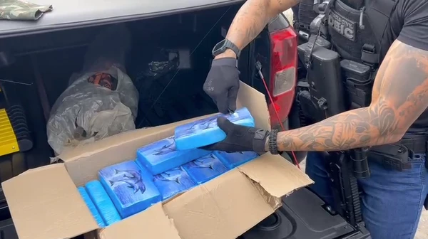 Itens encontrados em 'bunker' do tráfico em Feira de Santana por Divulgação