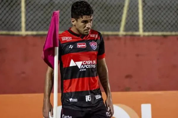 Marcinho em ação pelo Vitória por Pietro Carpi/EC Vitória