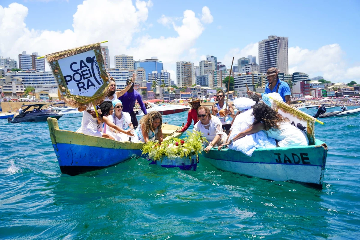 O Cortejo encerra com a entrega do Balaio Ecológico, composto exclusivamente por materiais biodegradáveis