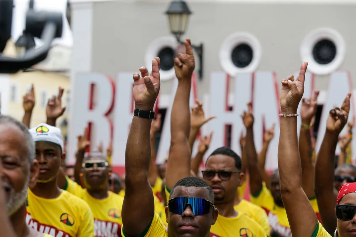 Olodum convoca Ancelotti a conhecer Carnaval de Salvador em ação da Brahma por Arisson Marinho/CORREIO