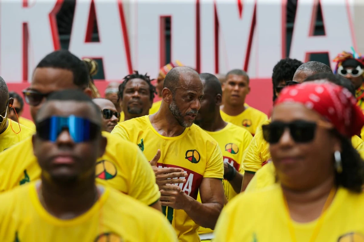 Olodum convoca Ancelotti a conhecer Carnaval de Salvador em ação da Brahma por Arisson Marinho/CORREIO