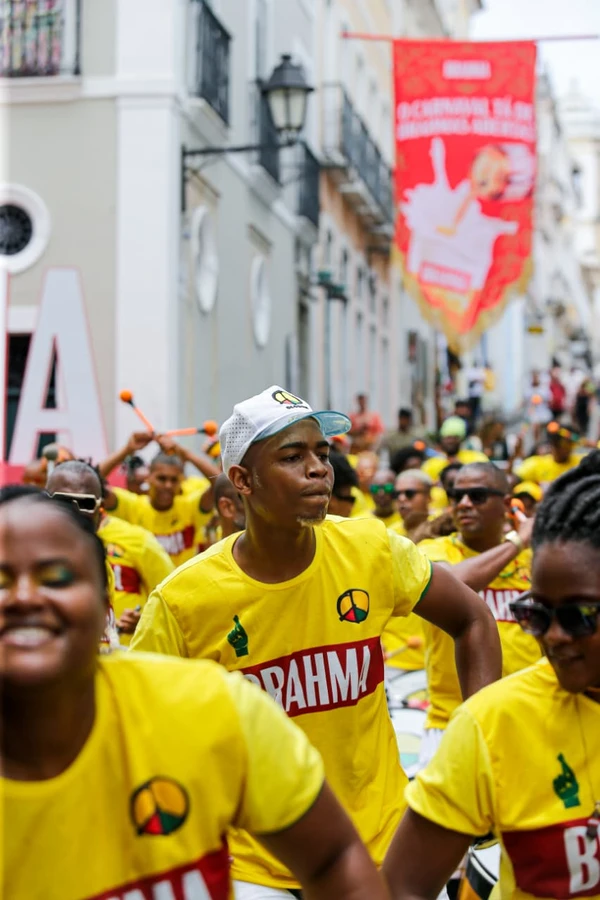 Olodum convoca Ancelotti a conhecer Carnaval de Salvador em ação da Brahma por Arisson Marinho/CORREIO