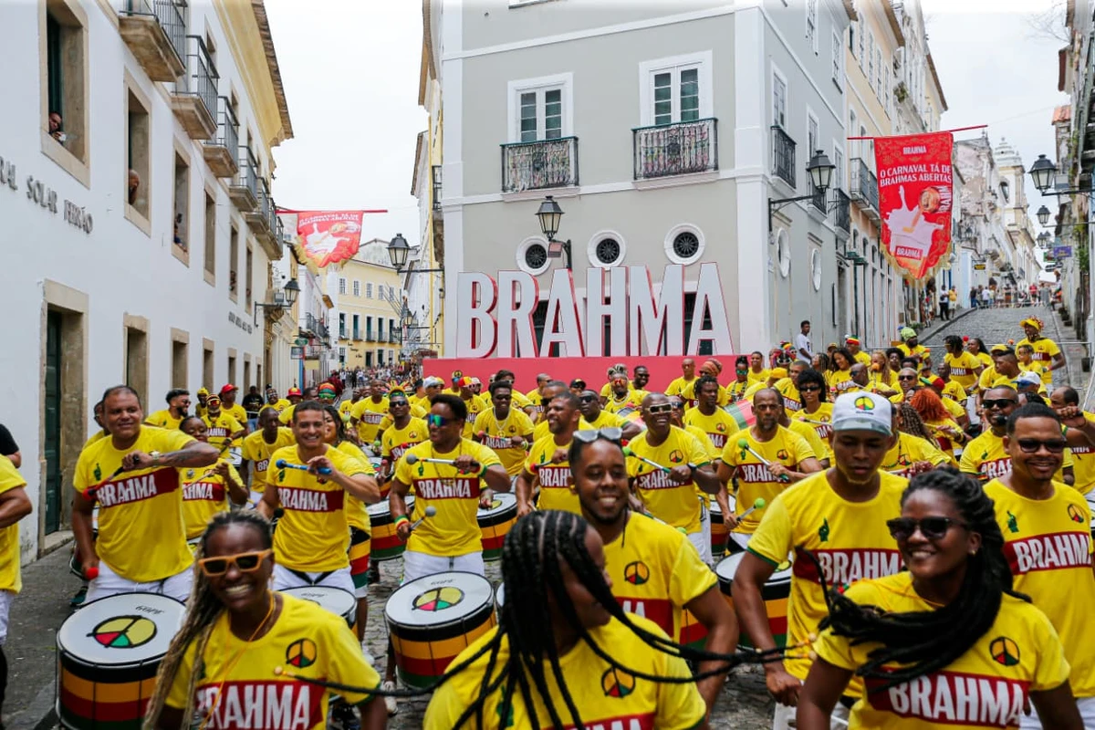 Olodum convoca Ancelotti a conhecer Carnaval de Salvador em ação da Brahma por Arisson Marinho/CORREIO