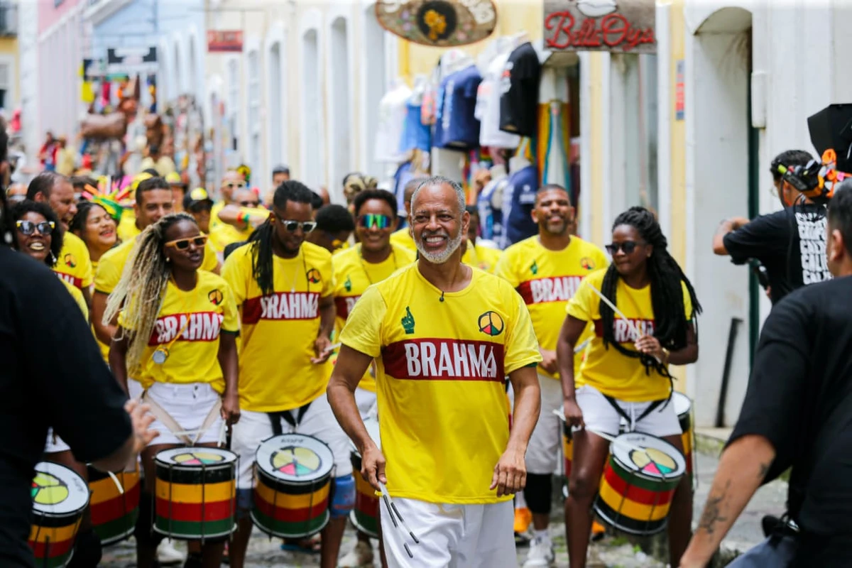 Olodum convoca Ancelotti a conhecer Carnaval de Salvador em ação da Brahma por Arisson Marinho/CORREIO