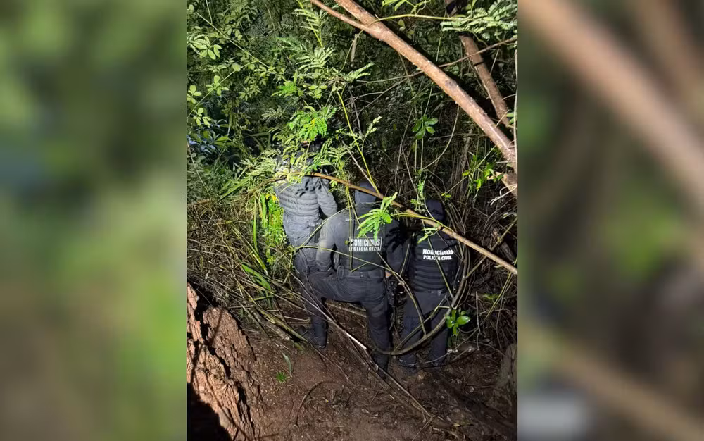 Policiais durante buscas pelo corpo da corretora Daiane Alves por Divulgação/Polícia Civil