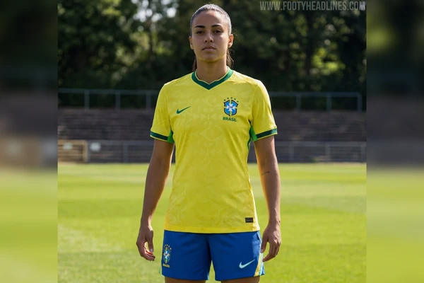 Possível uniforme da Seleção Brasileira para Copa do Mundo de 2026 por Reprodução/Footy Headlines