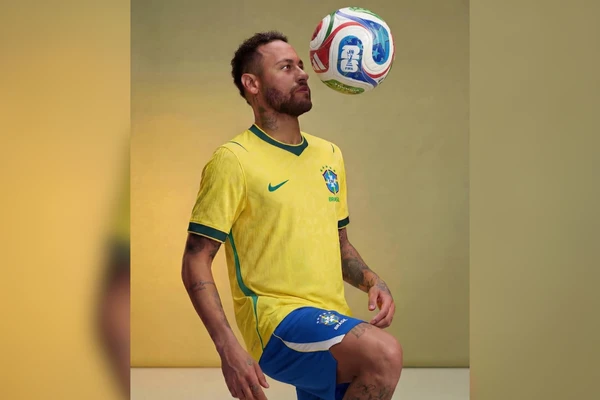 Possível uniforme da Seleção Brasileira para Copa do Mundo de 2026 por Reprodução/Footy Headlines
