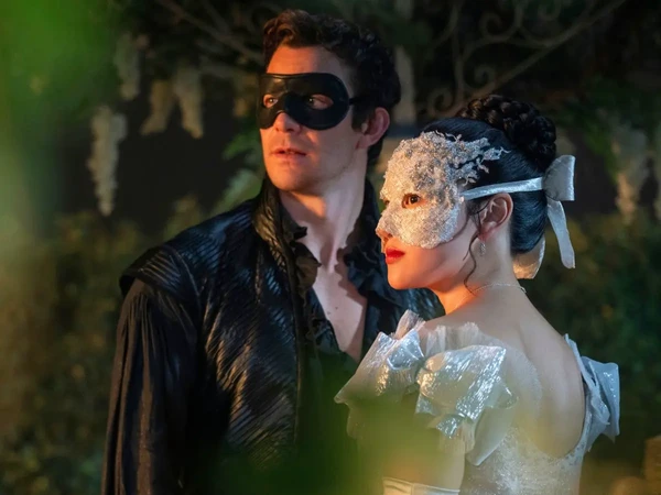 Quarta temporada de Bridgerton é inspirada no terceiro livro da série, Um perfeito Cavalheiro por Divulgação/Netflix