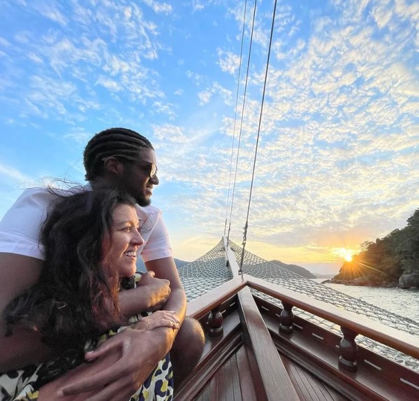 Regina Casé com João Pedro Januário, seu ex-genro por Reprodução/Redes Sociais 