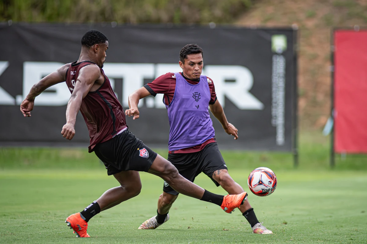 Apresentação do Vitória após vitória contra o Remo por Victor Ferreira/ECV