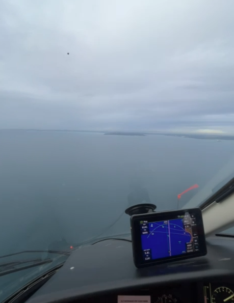 Bombeiros resgatam vítima de AVC na Ilha de Maré por Divulgação