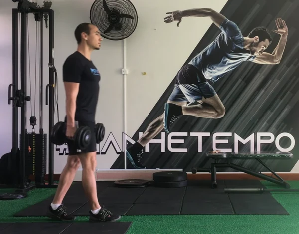 Exercício ajuda a melhorar postura equilíbrio por Reprodução