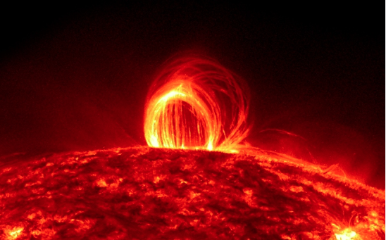 Fenômeno provocou uma tempestade de radiação solar severa (S4) e uma instabilidade geomagnética de nível G4 por Reprodução