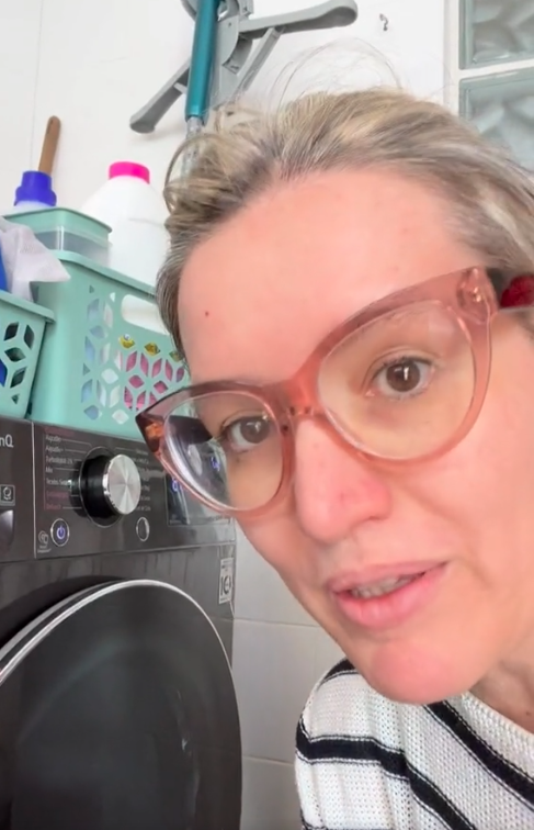 Limpeza de roupas por Reprodução