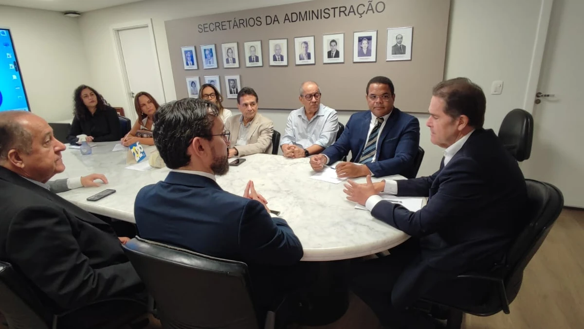 Insatisfação de reajustes de mensalidade foi debatida com o coordenador do Planserv na quinta-feira (29)