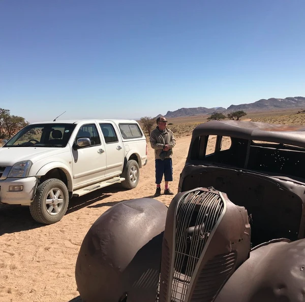 Utilizando detectores, Jan caminhou pela orla da floresta até o ponto exato do desenho por Reprodução | Redes Sociais