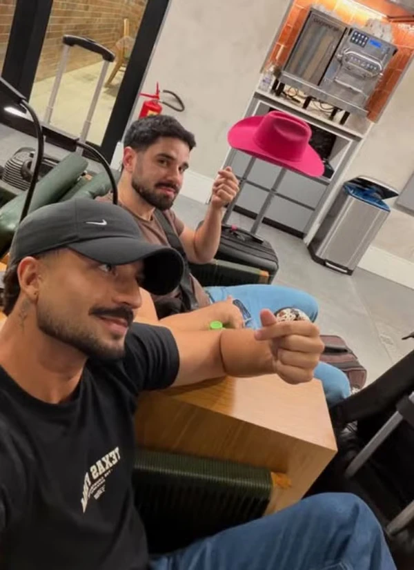 Jonathan Coelho e Odorico, melhor amigo de Ana Castela por Reprodução/Redes Sociais