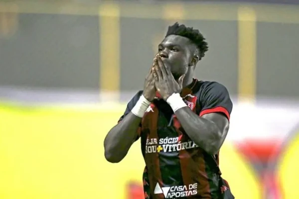 Jordy Caicedo pelo Vitória por Divulgação/EC Vitória