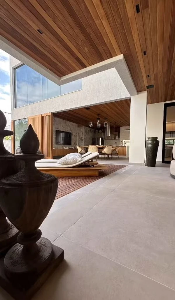 Lucas Paquetá construiu mansão para os pais por Studio Lucio Nocito/ instagram