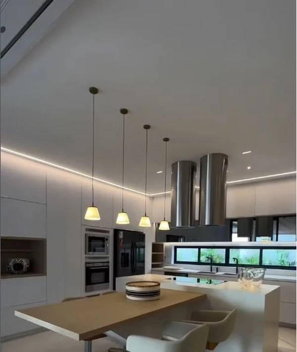 Lucas Paquetá construiu mansão para os pais por Studio Lucio Nocito/ instagram