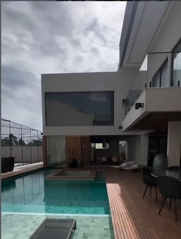 Lucas Paquetá construiu mansão para os pais por Studio Lucio Nocito/ instagram