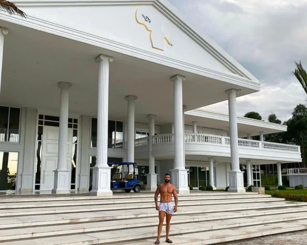 Mansão de Gusttavo Lima em Goiás por Reprodução