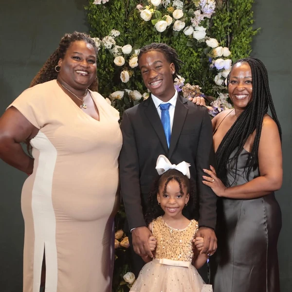 Tia Má celebra formatura do filho, Aladê Koman por Reproduçãp/Instagram