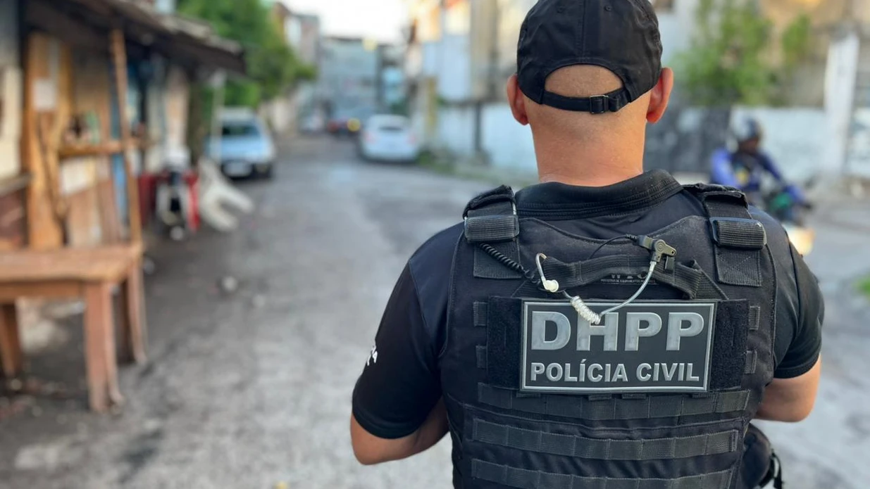 Imagem - Mulher envenena homem e finge ser policial para aplicar golpes em Salvador