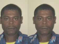 Imagem - Mulher é presa após matar marido com facada na perna no meio da rua em cidade da Bahia