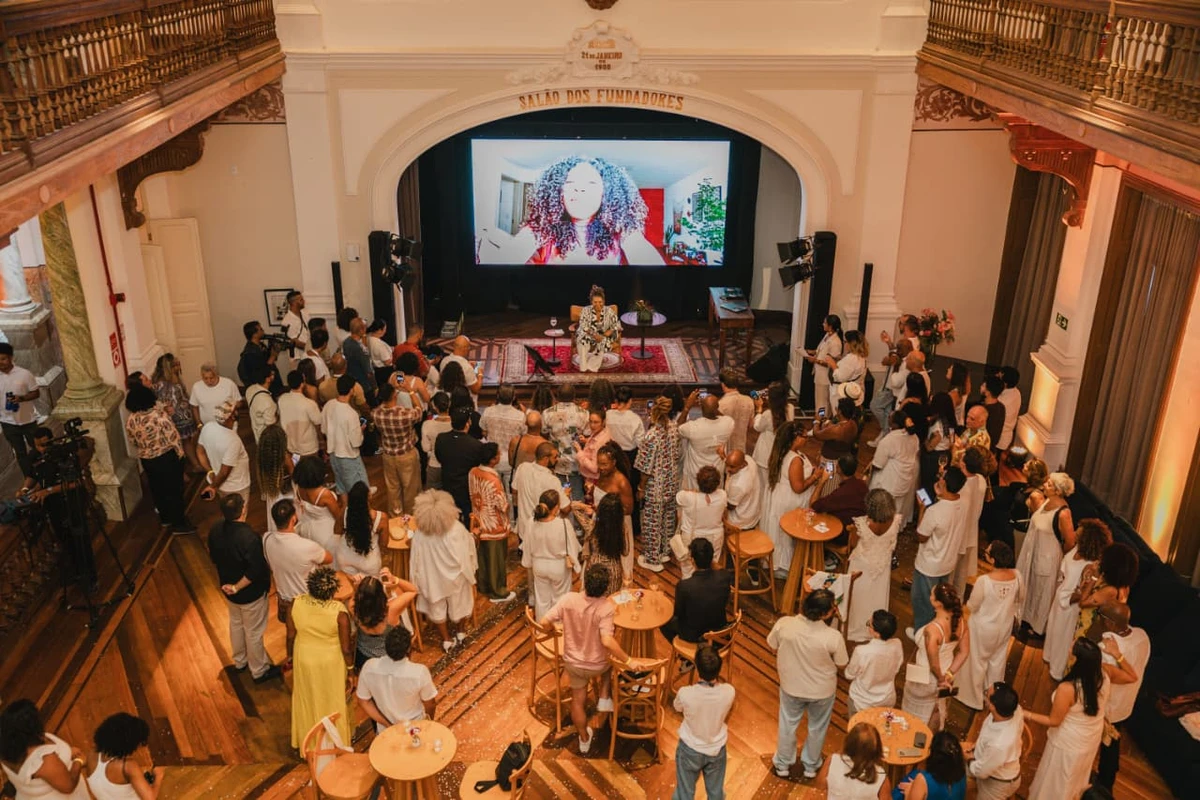 Anúncio da agenda de verão de Margareth Menezes por Victor Fernandez/Divulgação