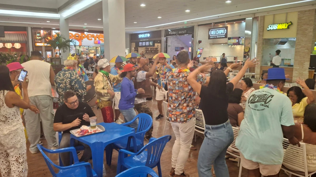 Apresentação dos candidados a Rei Momo no Laje do Bela por Divulgação