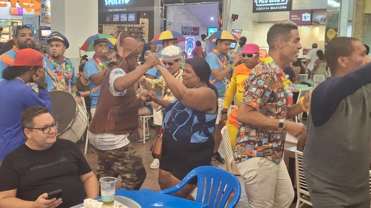 Apresentação dos candidados a Rei Momo no Laje do Bela por Divulgação