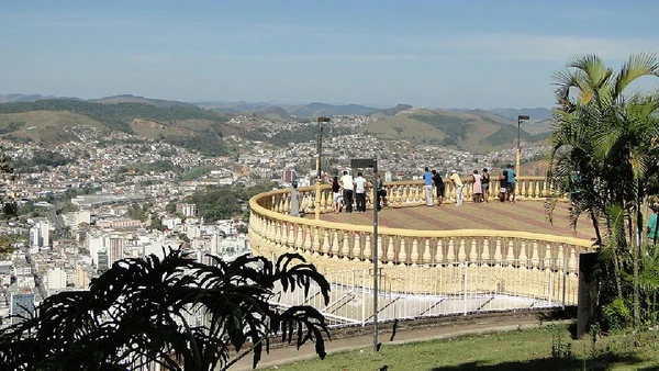 Cidade compartilha o título de Manchester brasileira, com a cidade paulista Sorocaba